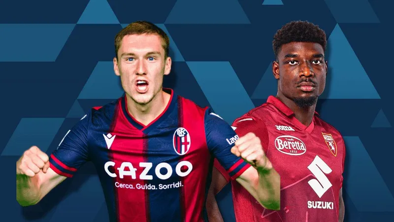 Cầu thủ Torino và Bologna đấu tranh gay gắt trên sân cỏ